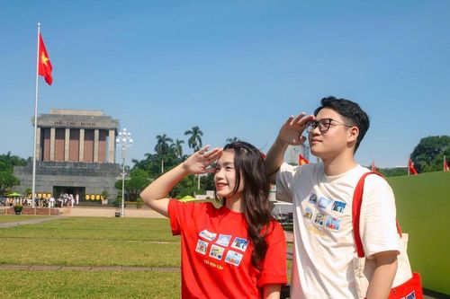 Gen Z kể chuyện lịch sử với bộ sưu tập 'Nước Việt Nam của người Việt Nam' dịp Quốc khánh 2/9