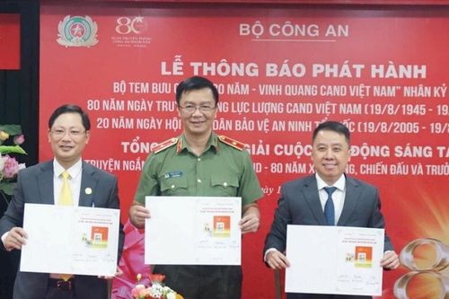 Phát hành bộ tem bưu chính '80 năm - Vinh quang Công an nhân dân Việt Nam'