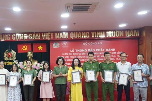 Trao giải Cuộc vận động sáng tác 'Công an nhân dân - 80 năm xây dựng chiến đấu và trưởng thành'