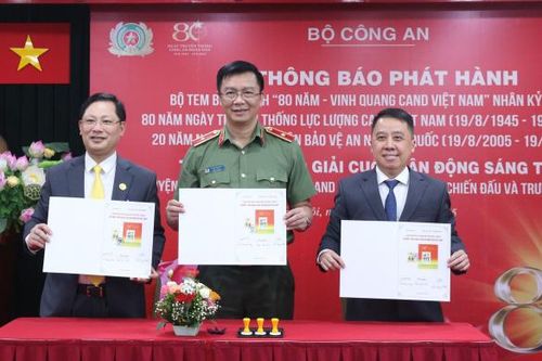 Phát hành bộ tem bưu chính chủ đề '80 năm – Vinh quang CAND Việt Nam'