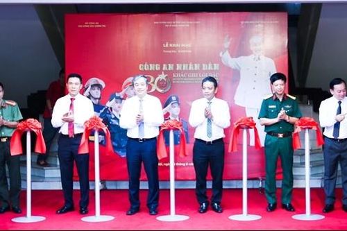 Khai mạc trưng bày chuyên đề 'Công an nhân dân - 80 năm khắc ghi lời Bác'