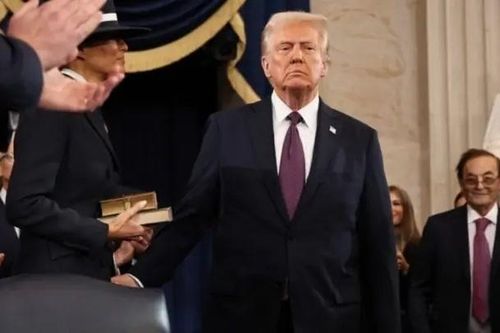Ông Trump cân nhắc giảm quân Mỹ tại châu Âu