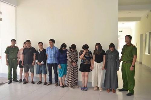 Phá sới bạc do một phụ nữ cầm đầu, hoạt động trong khu dân cư