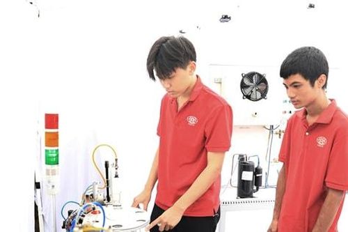 Đổi mới hướng nghiệp qua liên kết nhà trường - doanh nghiệp