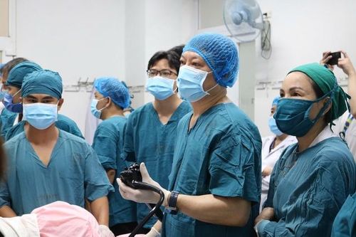 Bệnh viện Đa khoa Ninh Thuận tiếp nhận chuyển giao kỹ thuật nội soi tiêu hóa từ các chuyên gia đầu ngành
