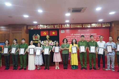 Trao giải Cuộc vận động sáng tác 'Công an nhân dân - 80 năm xây dựng chiến đấu và trưởng thành'