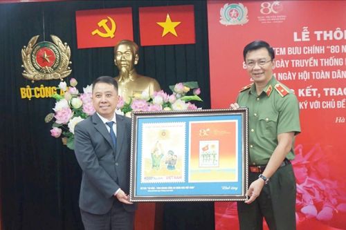 Phát hành bộ tem bưu chính '80 năm - Vinh quang Công an nhân dân Việt Nam'