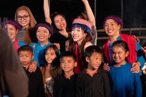 Không chỉ viết nhạc sôi động, Trang Pháp lay động khán giả với 'Mãi là người Việt Nam'