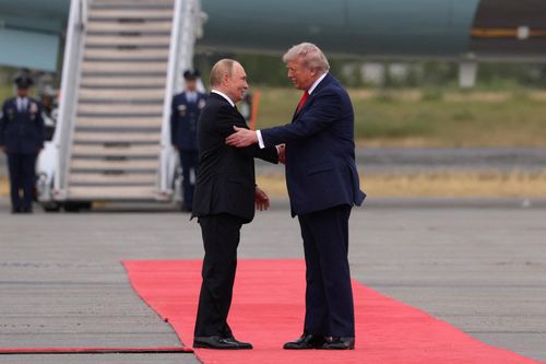 TT Trump - Putin ngồi chung xe The Beast tới địa điểm họp