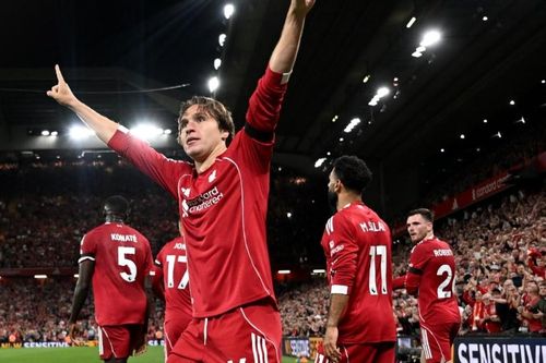 Lịch sử được viết nên trong ngày khai màn Premier League
