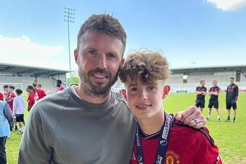 Hậu duệ Carrick và Rooney cùng tỏa sáng ở học viện MU