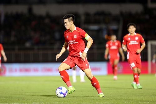 Đội trưởng Tiến Linh thể hiện tố chất thủ lĩnh