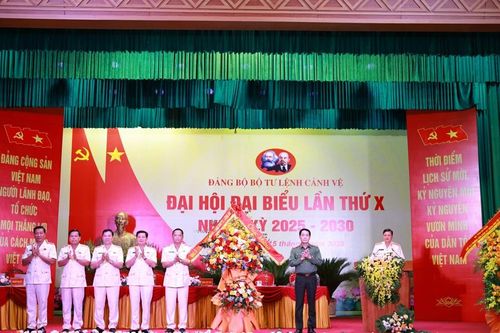 Xây dựng lực lượng Cảnh vệ trong sạch, vững mạnh, chính quy, tinh nhuệ, hiện đại