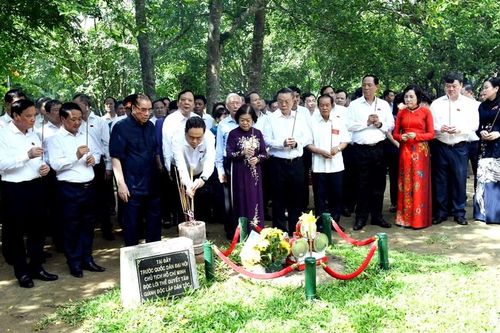 Chủ tịch Quốc hội Trần Thanh Mẫn về nguồn tại ATK Tân Trào