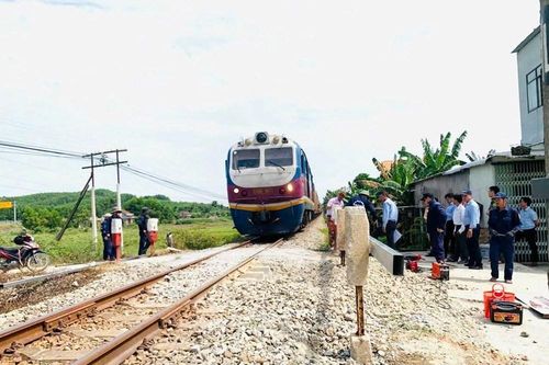 Đóng lối đi qua đường sắt, xóa 'điểm đen' tai nạn giao thông