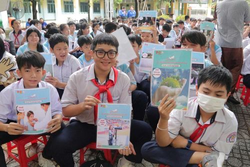 Học sinh hào hứng tham gia chương trình định hướng nghề nghiệp