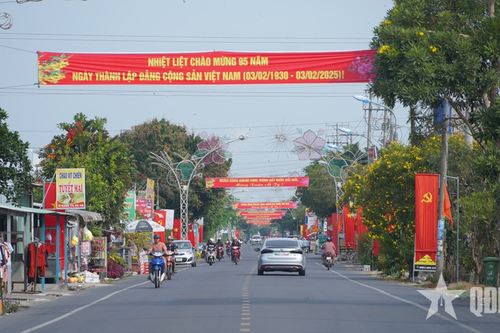 Trên quê hương Cờ Đỏ