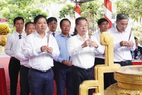 Lãnh đạo TP Đà Nẵng dự Lễ tế vong linh các Anh hùng Nghĩa sĩ tại Nghĩa trủng Phước Ninh