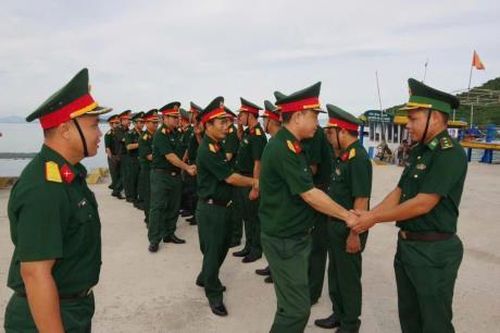 Bộ CHQS thành phố Đà Nẵng thăm, làm việc tại đảo Cù Lao Chàm