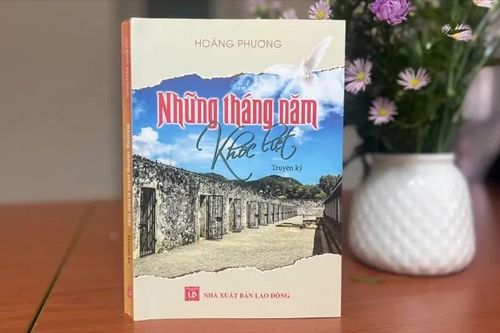 Ra mắt truyện ký 'Những năm tháng khốc liệt'