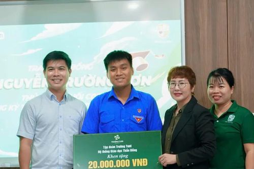 Thủ khoa khối C00 Đồng Nai nhận học bổng 20 triệu đồng