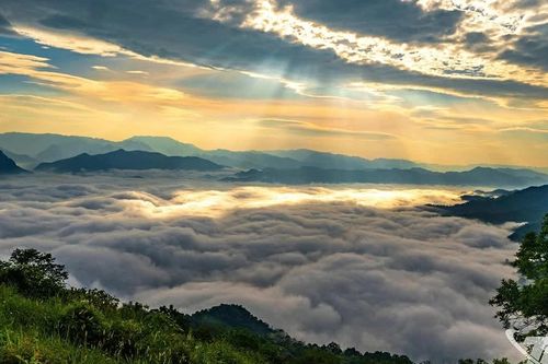 Săn mây ở đỉnh Đồn Đèn