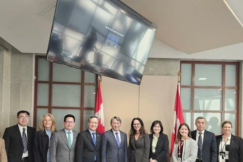 Bộ trưởng Nguyễn Hải Ninh kết thúc tốt đẹp chuyến thăm và làm việc tại Canada