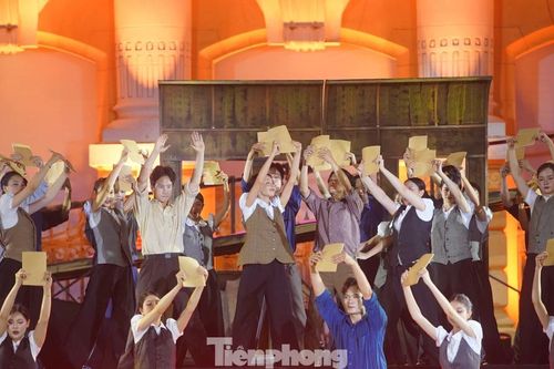 Toàn cảnh Hà Nội - Từ mùa Thu lịch sử năm 1945