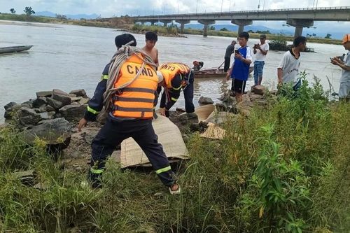 Tìm thấy thi thể nam công nhân sửa chữa cầu Đà Rằng sau một ngày mất tích