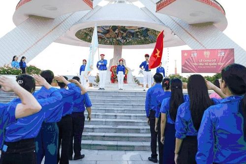 Chào cờ 'Tôi yêu Tổ quốc tôi', lan tỏa niềm tự hào trong tim