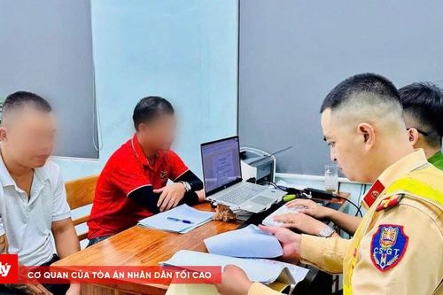 CSGT Đà Nẵng xác minh vụ thanh niên chặn đầu xe khách
