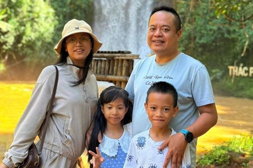 Gia đình Hà Nội 5 năm tiết kiệm tiền đi xuyên Việt, lần đầu ở làng nhiều không
