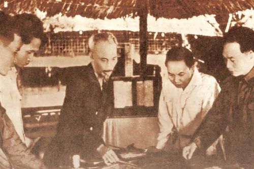 Hình ảnh quý trong triển lãm 'Không có gì quý hơn độc lập, tự do'