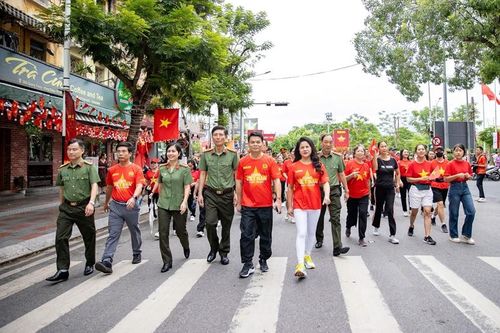 Hải Phòng, Quảng Ninh đồng loạt hưởng ứng sự kiện 'Cùng Việt Nam tiến bước'