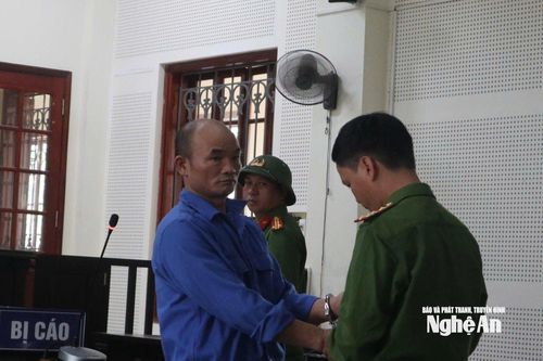 Rạn nghĩa xóm, vỡ tình làng chỉ vì lời chê
