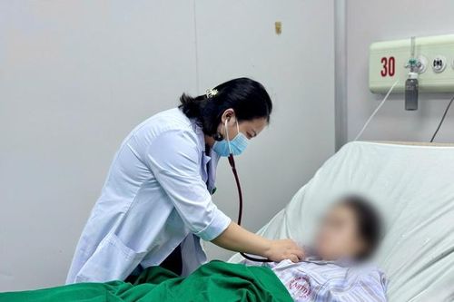 Phổi 'trắng xóa' vì lao, thai phụ trẻ được cứu sống trong gang tấc