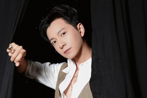 Ngô Kiến Huy lên tiếng về tin đồn bể hụi, phải chạy show kiếm tiền