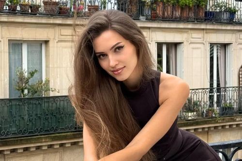 Hình ảnh cuối của người đẹp showbiz vừa thiệt mạng vì con nai băng qua đường