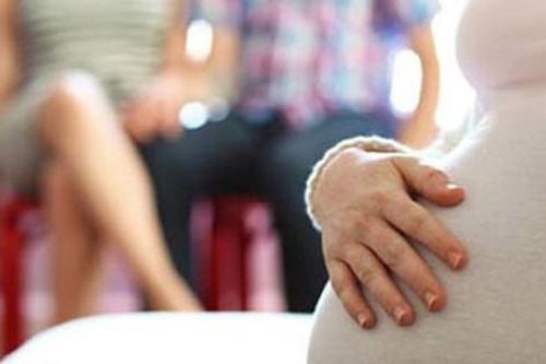 Mang thai hộ: Khi mục đích nhân đạo đối mặt với tội phạm