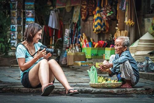 Chợ búa cõi người