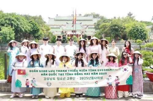 Thanh, thiếu niên Hàn - Việt giao lưu sôi nổi