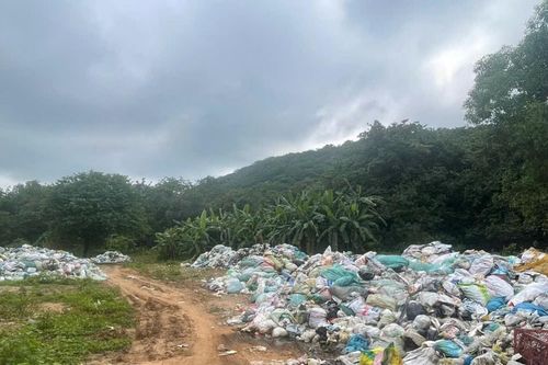 Cần xử lý rác thải ở ven sông La Ngà