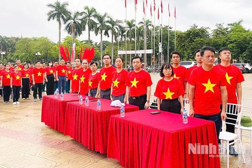 Các xã, phường hưởng ứng Chương trình sự kiện 'Cùng Việt Nam tiến bước'