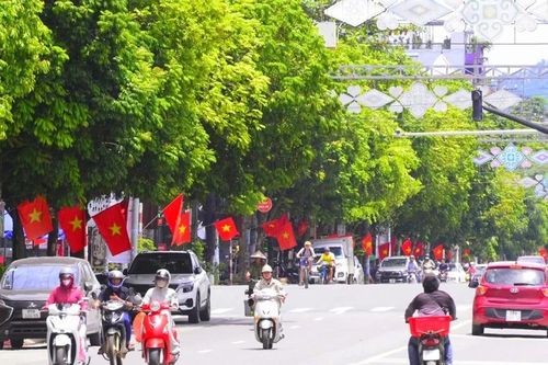 Cờ đỏ sao vàng trên sông Đà: Từ bản hùng ca Tháng Tám đến khát vọng phát triển