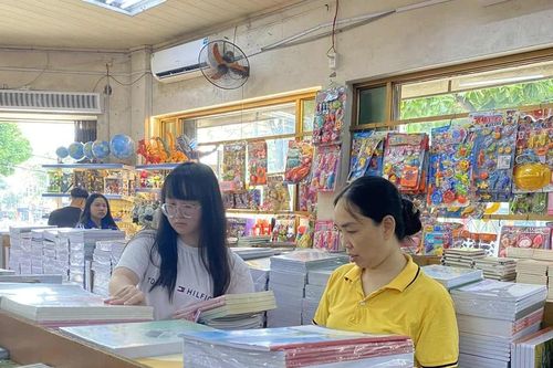 Thị trường sách giáo khoa và đồ dùng học tập trước thềm năm học mới