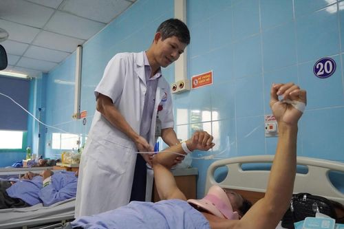 Nhiều ca chấn thương cột sống do bất cẩn khi trèo cao