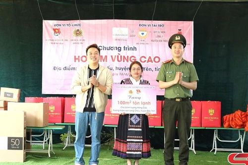 Gặp Chiến sĩ thi đua toàn lực lượng Công an nhân dân