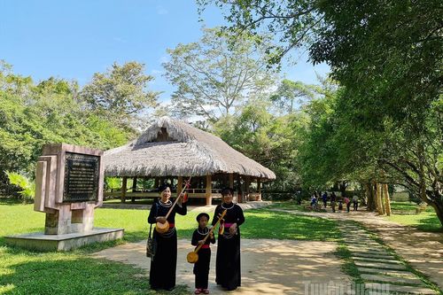 Tháng Tám về Thủ đô Cách mạng