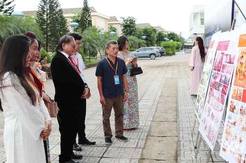 Sáng tạo không giới hạn: Nghệ thuật, Công nghệ và Đổi mới