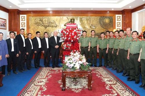 Thắt chặt đoàn kết giữa các tôn giáo và lực lượng Công an